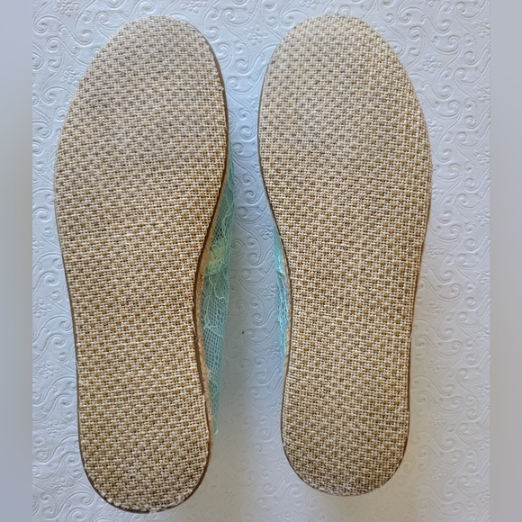 Tom's Espadrille Aqua Blue Floral Lace Slip On Women's Shoes Size 8.5 NWOT - Picture 4 of 8
